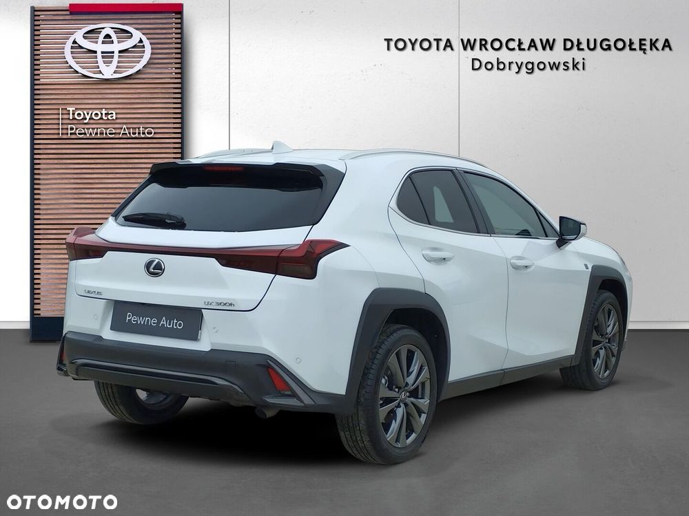 Lexus UX 300h F Sport Design - 7
