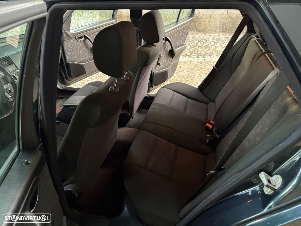Mercedes-Benz C 220 D - 12