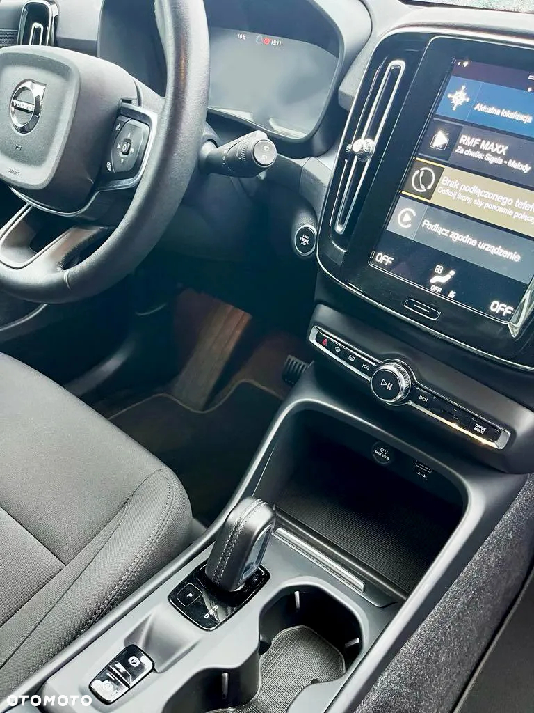Volvo XC 40 B4 B Momentum Pro - 11