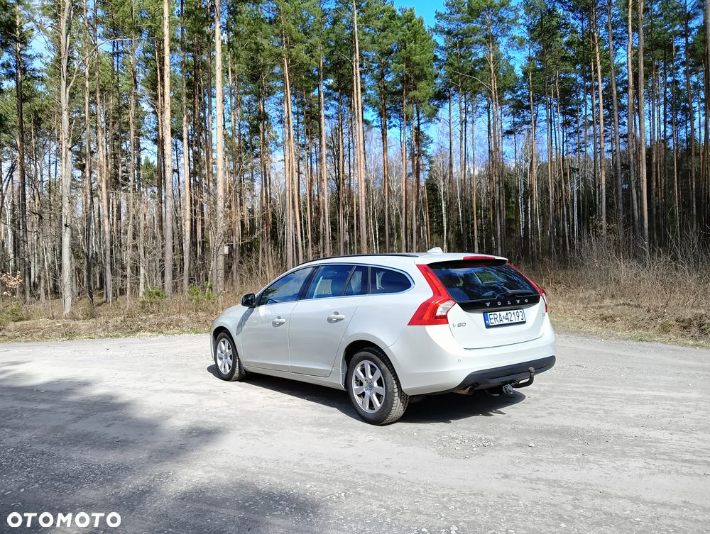 Volvo V60 D3 Summum - 19