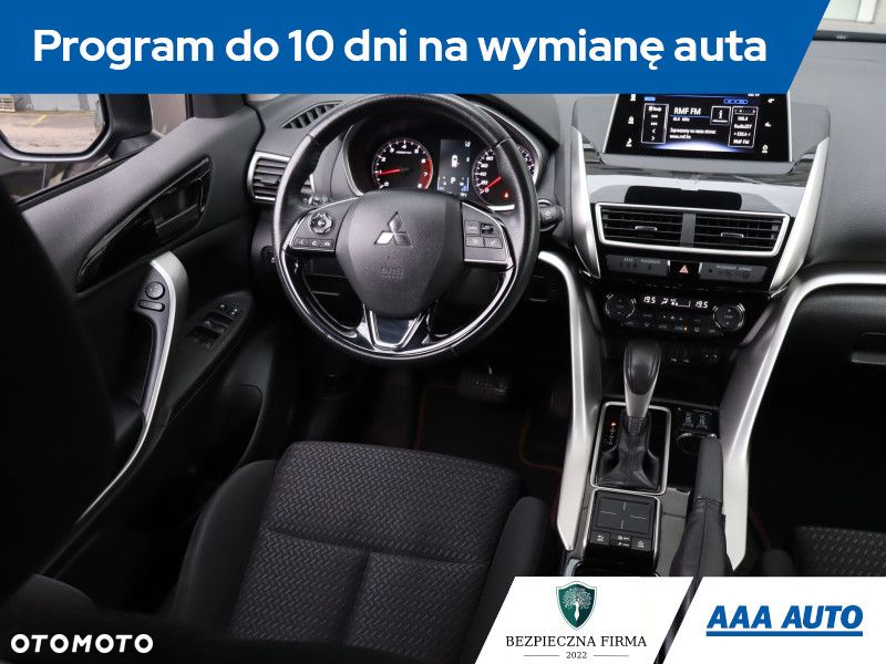 Mitsubishi Eclipse Cross - 8