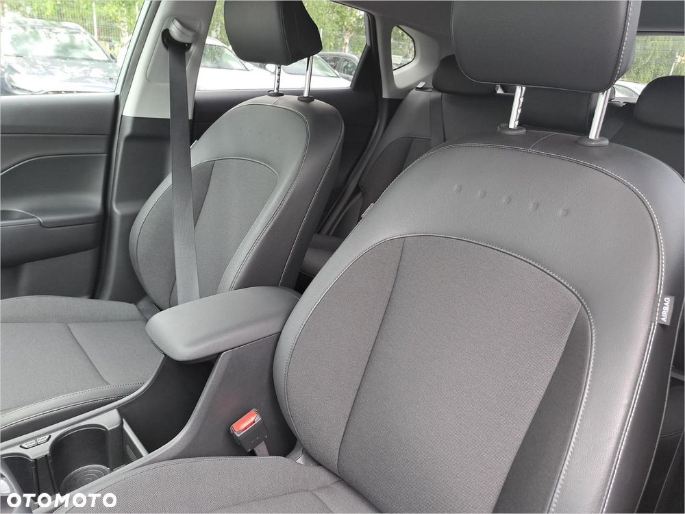 Hyundai Kona - 11