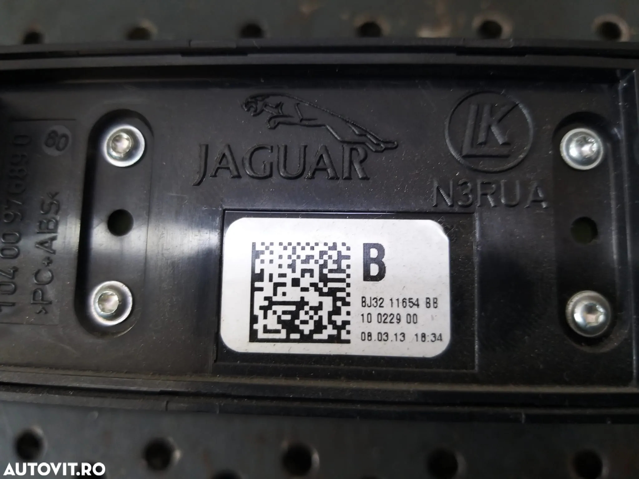 Buton deschidere portbagaj reglaj faruri land rover range rover evoque l538 bj3211654bb - 3
