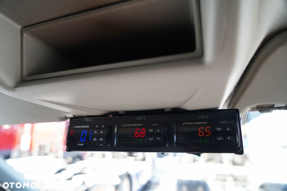 Ford TRANSIT / CHŁODNIA /  TRZY  ZABUDOWY IZOTERMICZNE / TRIO TEMPERATURA  / SPROWADZONY - 34