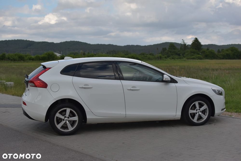 Volvo V40 D2 Momentum - 4