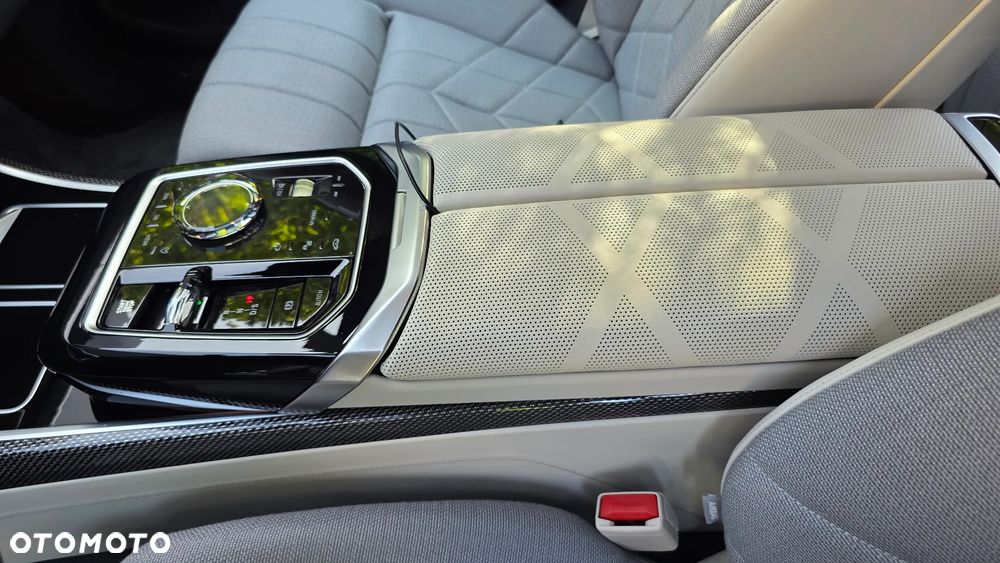BMW Seria 7 740d xDrive mHEV Individual Edition sport - 17