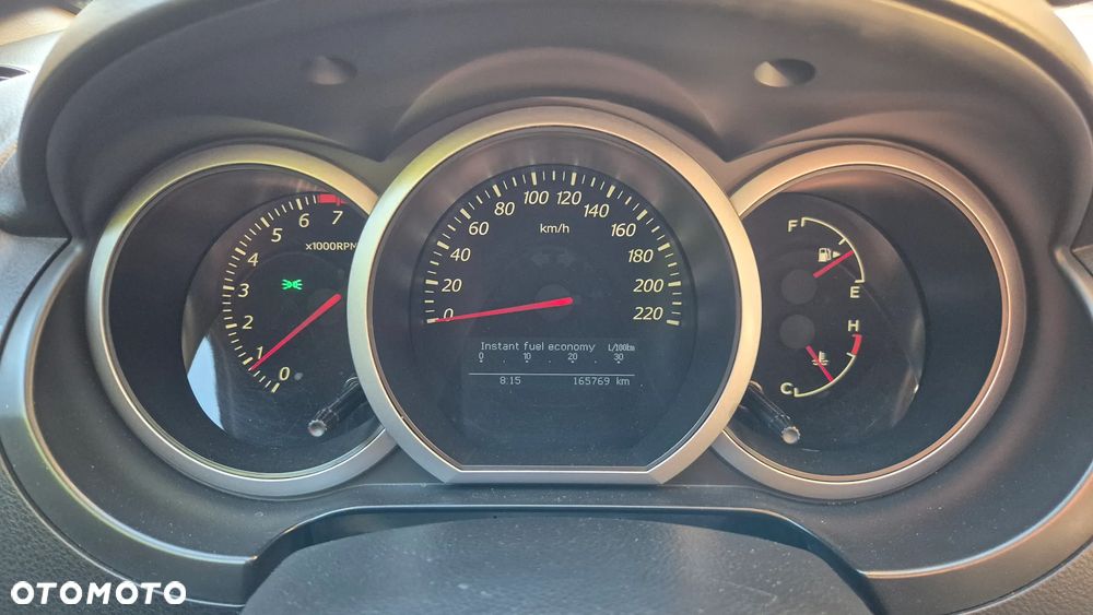 Suzuki Grand Vitara 2.4 De Luxe EU5 - 19