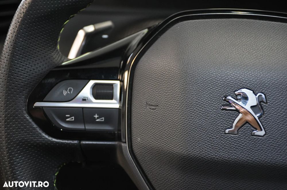 Peugeot 208 1.2 L PureTech STT EAT8 GT Pack - 20