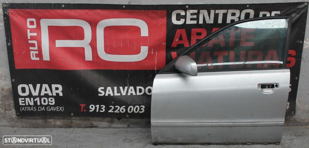 Porta da Frente do Lado Esquerdo Audi A4 de 1998 - 1
