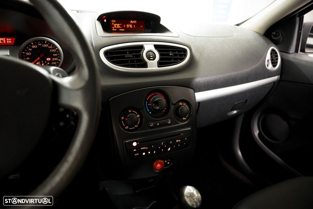 Renault Clio Break 1.2 16V Confort - 5