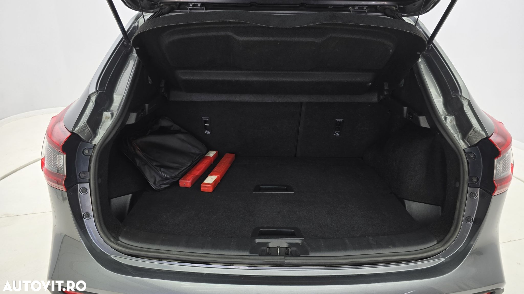 Nissan Qashqai - 25