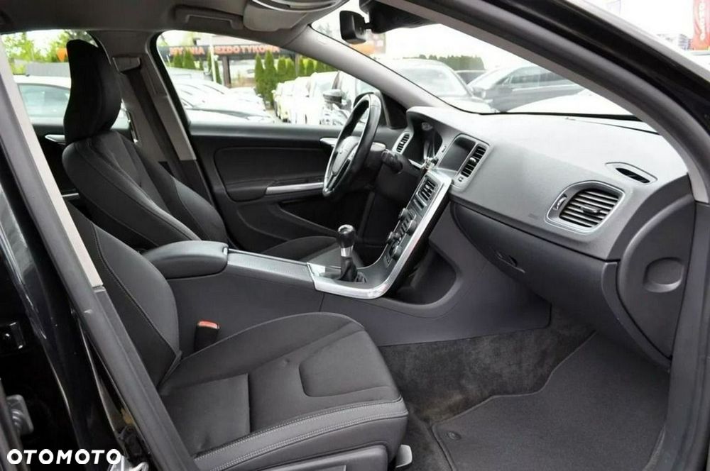 Volvo S60 T3 Kinetic - 31