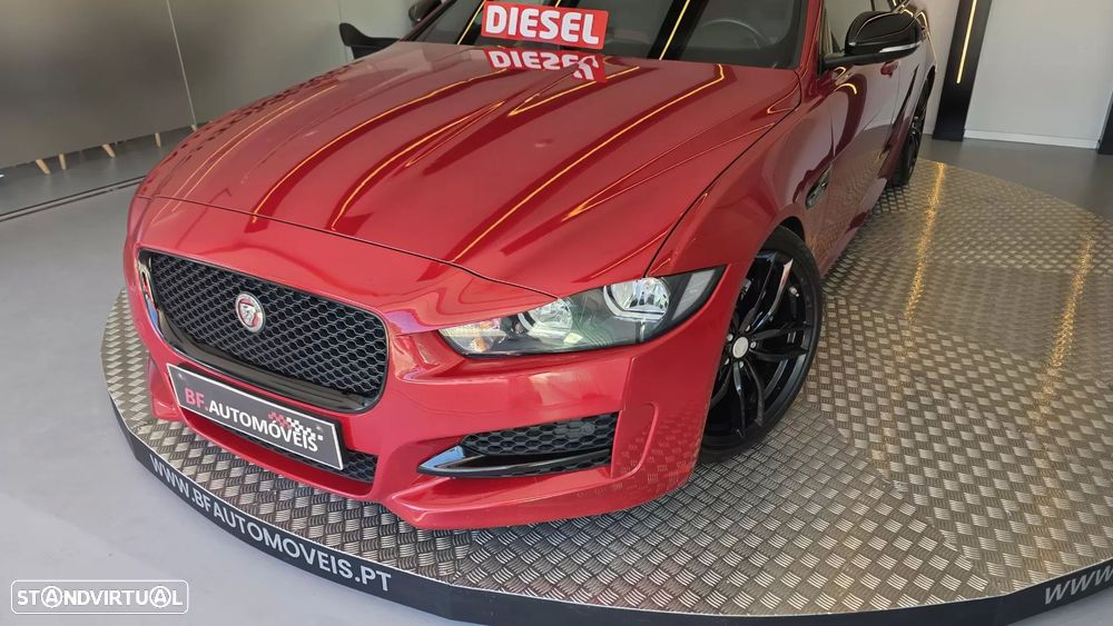 Jaguar XE 2.0 D R-Sport - 24