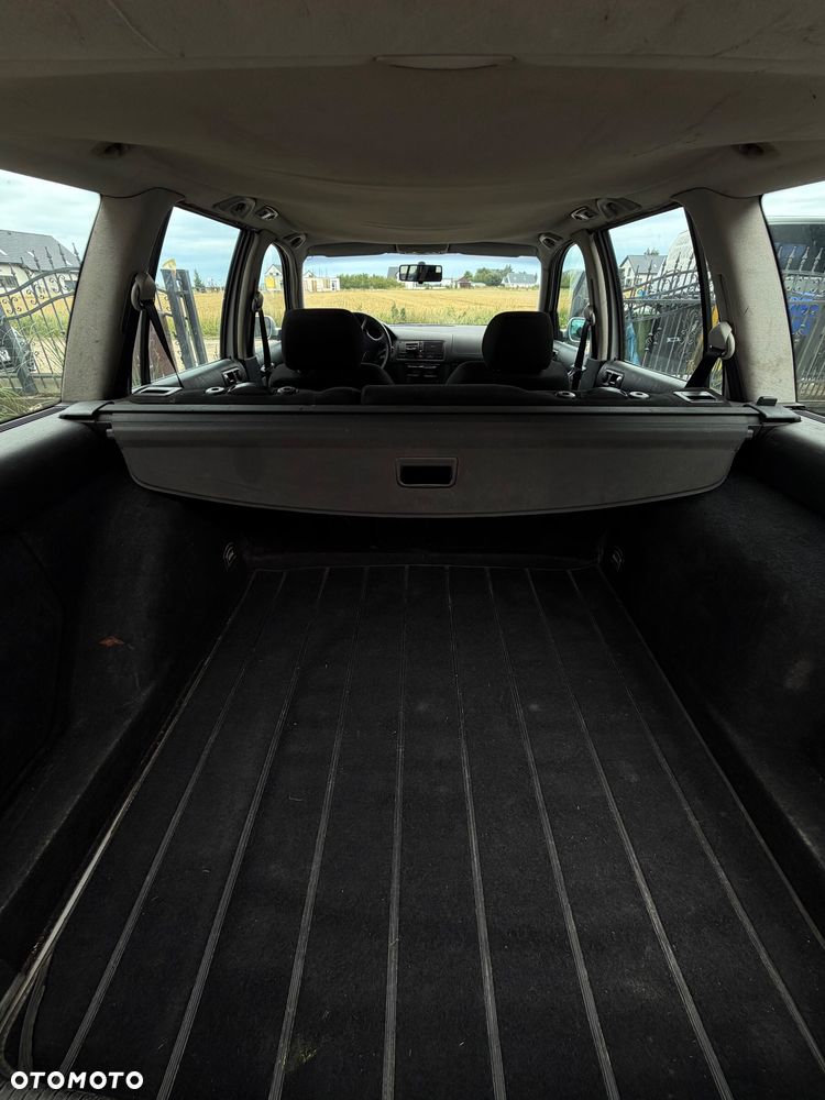 Volkswagen Golf 1.9 TDI Highline - 11