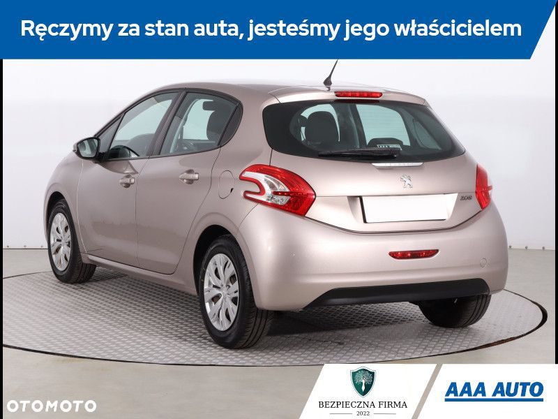 Peugeot 208 - 5