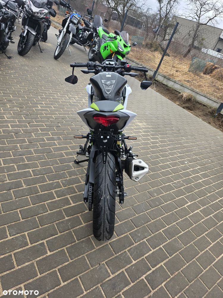 Kawasaki Z - 27