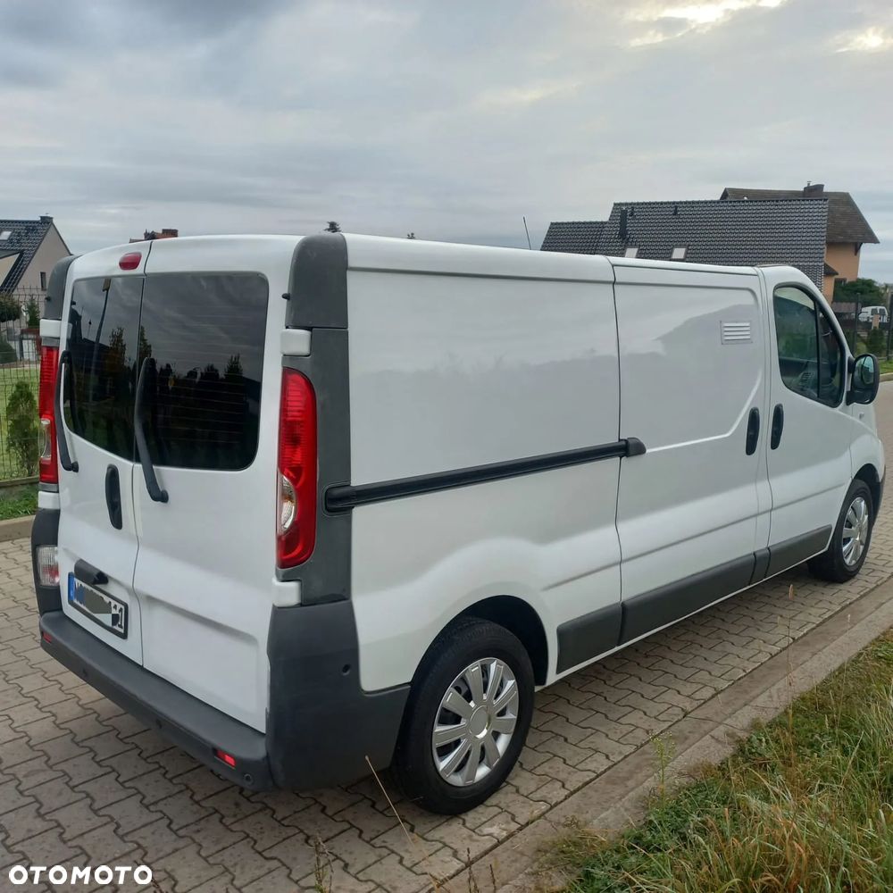 Renault TRAFIC - 2