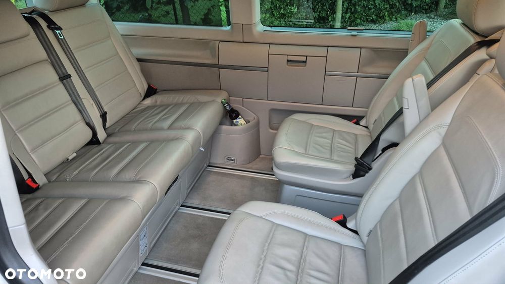 Volkswagen Multivan - 7
