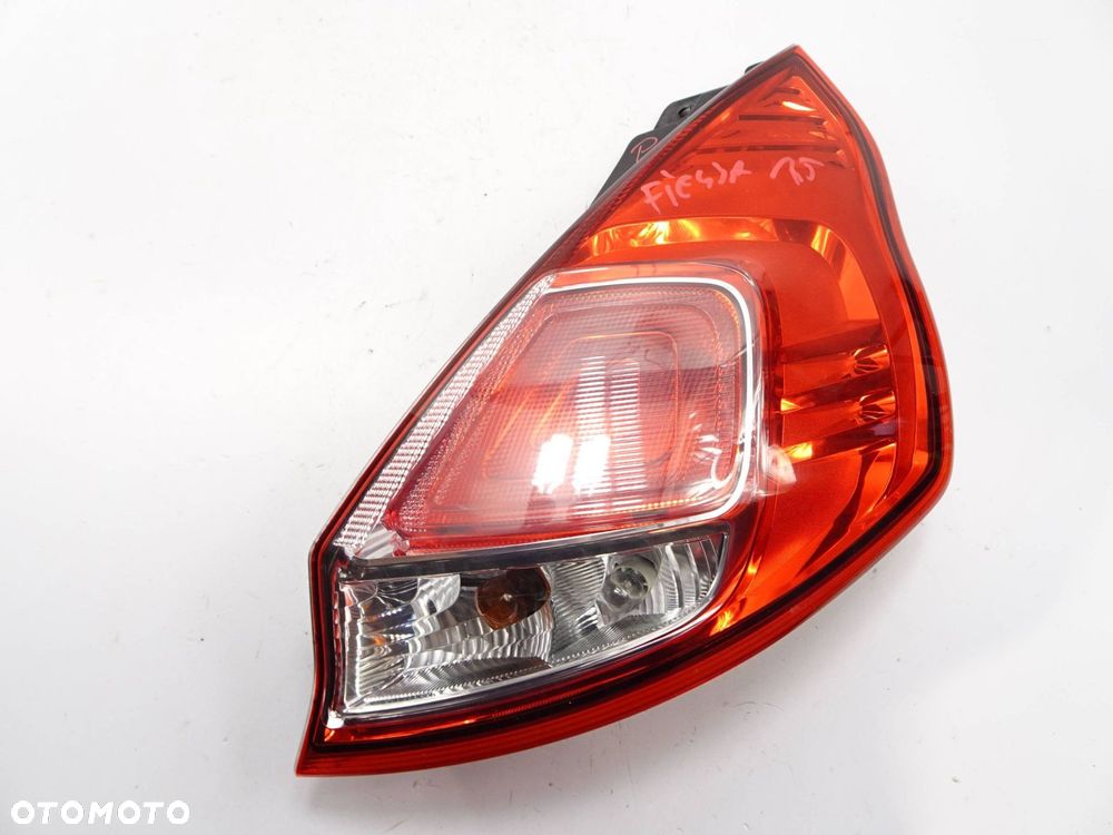 lampa prawy tył ford fiesta mk7 lift