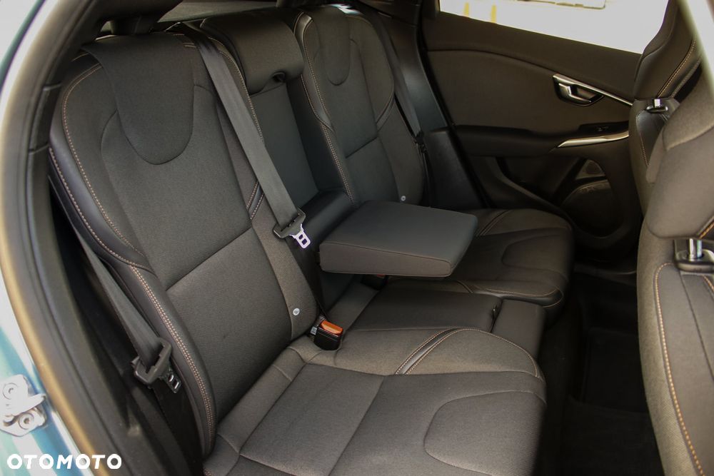 Volvo V40 Cross Country D3 - 28