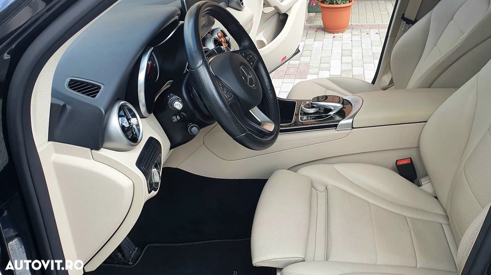 Mercedes-Benz GLC 300 4MATIC 9G-TRONIC AMG Line - 6