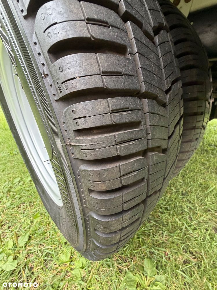 Nissan NT 400 - 9