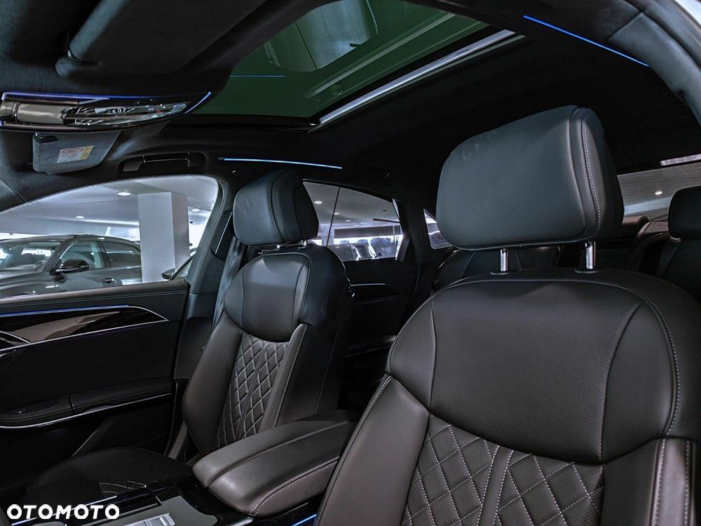 Audi S8 - 24