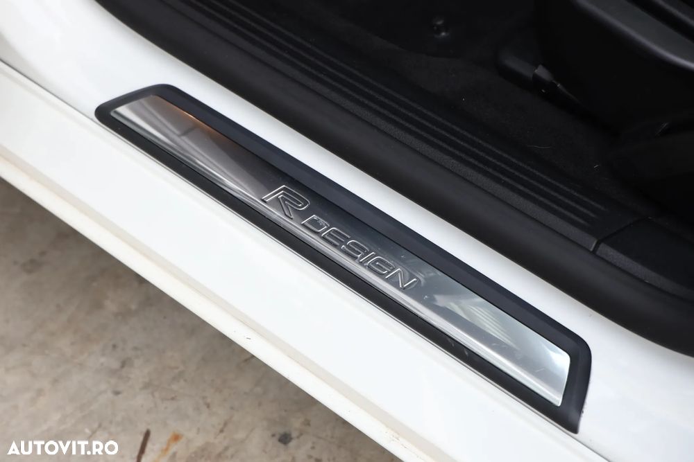 Volvo V40 D3 Geartronic RDesign - 24