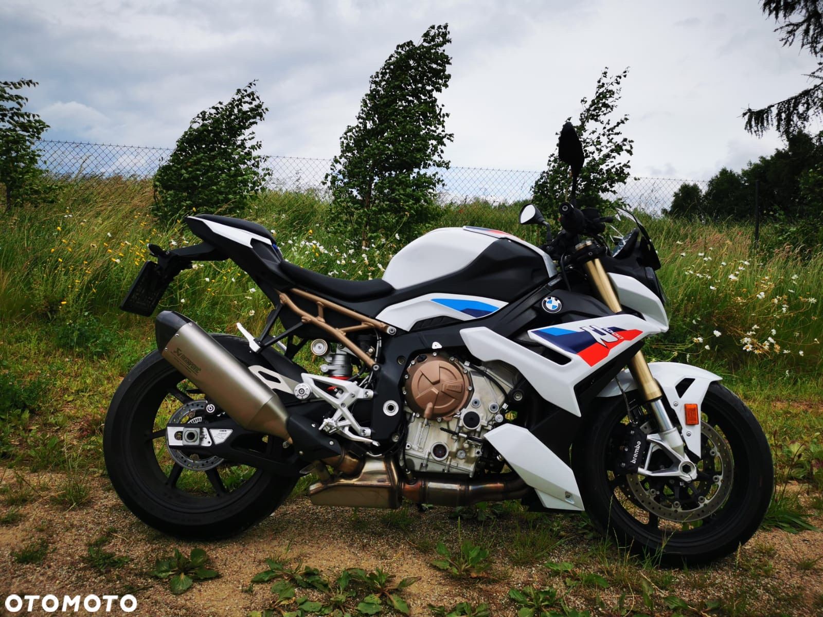 BMW S - 1