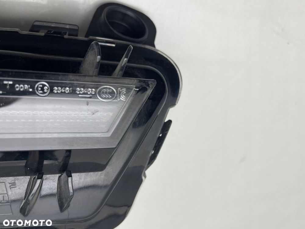 ŚWIATŁO DO JAZDY DZIENNEJ DRL HALOGEN PRAWY PEUGEOT 3008 II 5008 II - 2