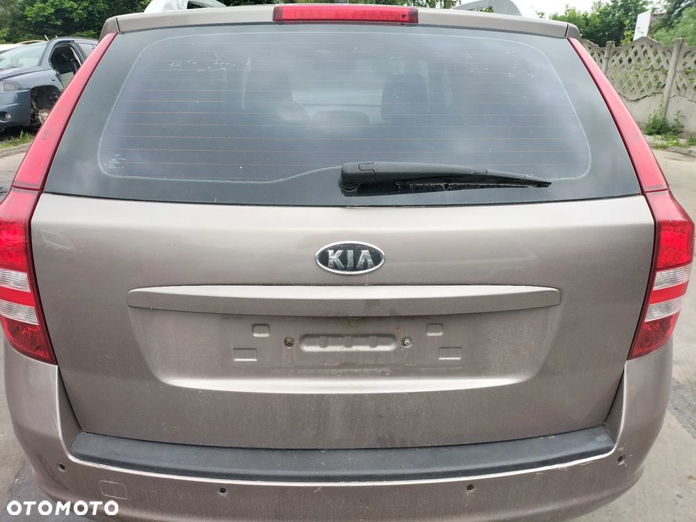 DRZWI PRZEDNIE PRAWE LEWE KIA CEED I KOMBI 2.0 CRDI 140 KM D4EA KOD LAK.8Q - 19