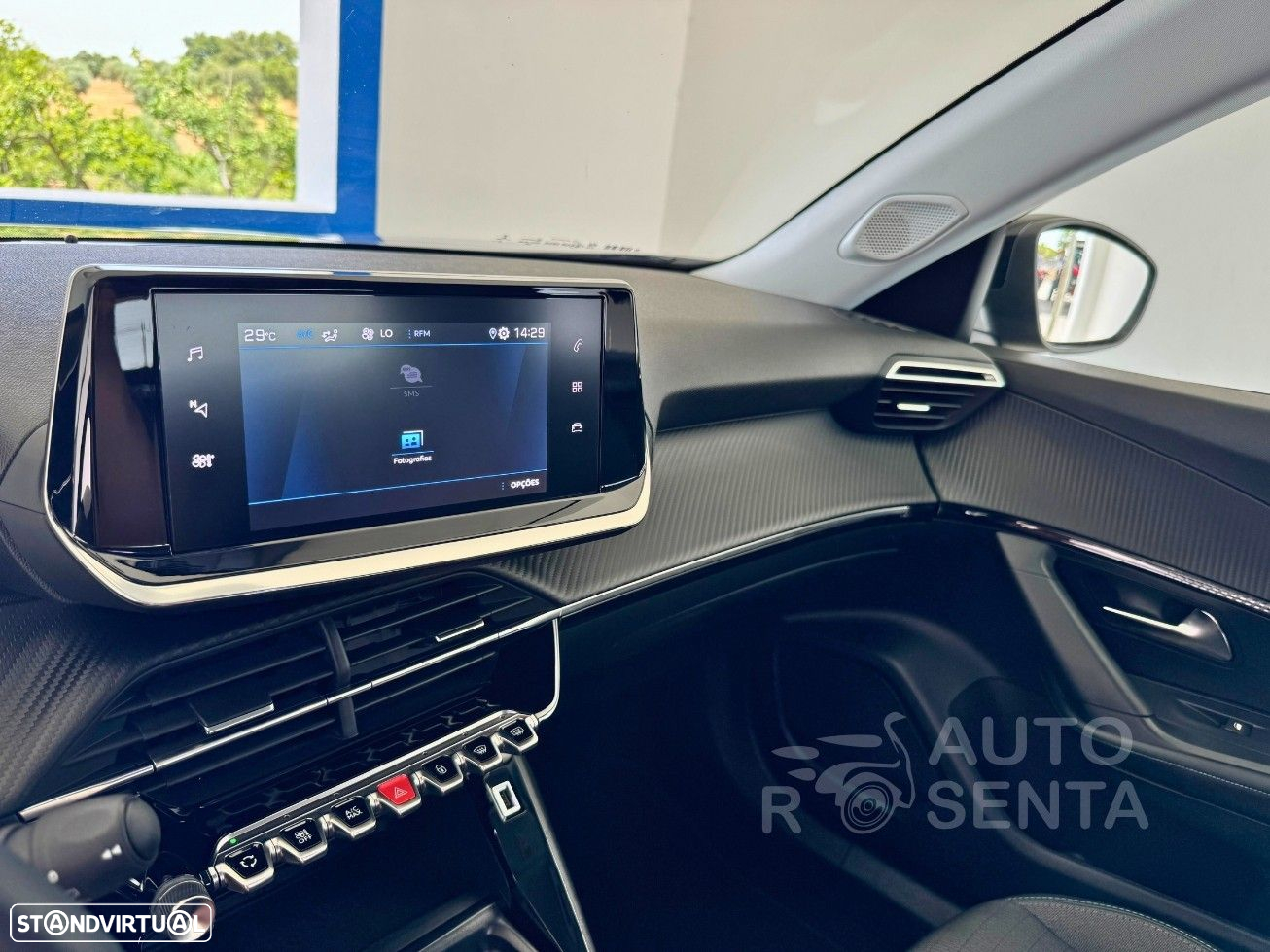 Peugeot 2008 1.2 PureTech Allure Pack - 17