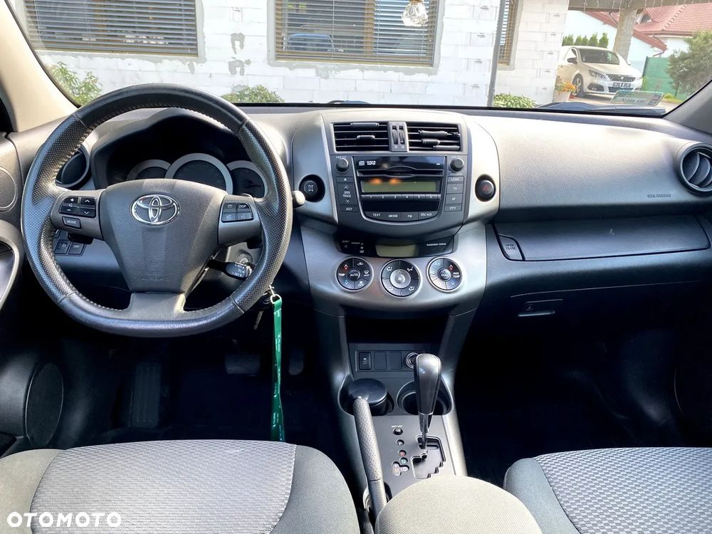 Toyota RAV4 2.2 D-CAT Premium - 18
