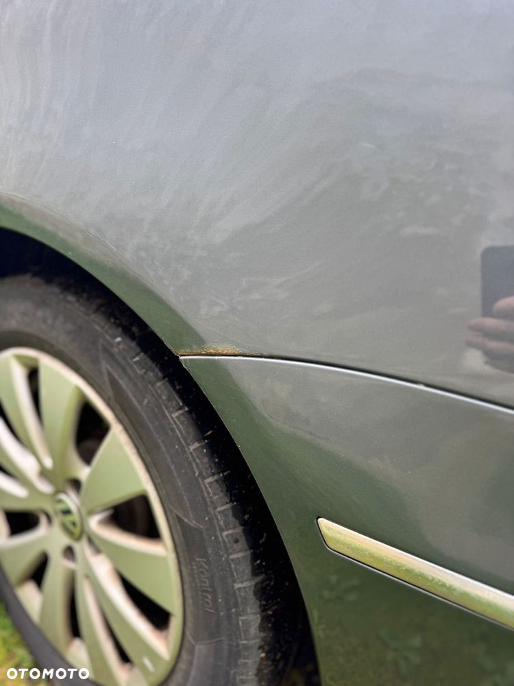 Volkswagen Passat 1.9 TDI Sportline - 10