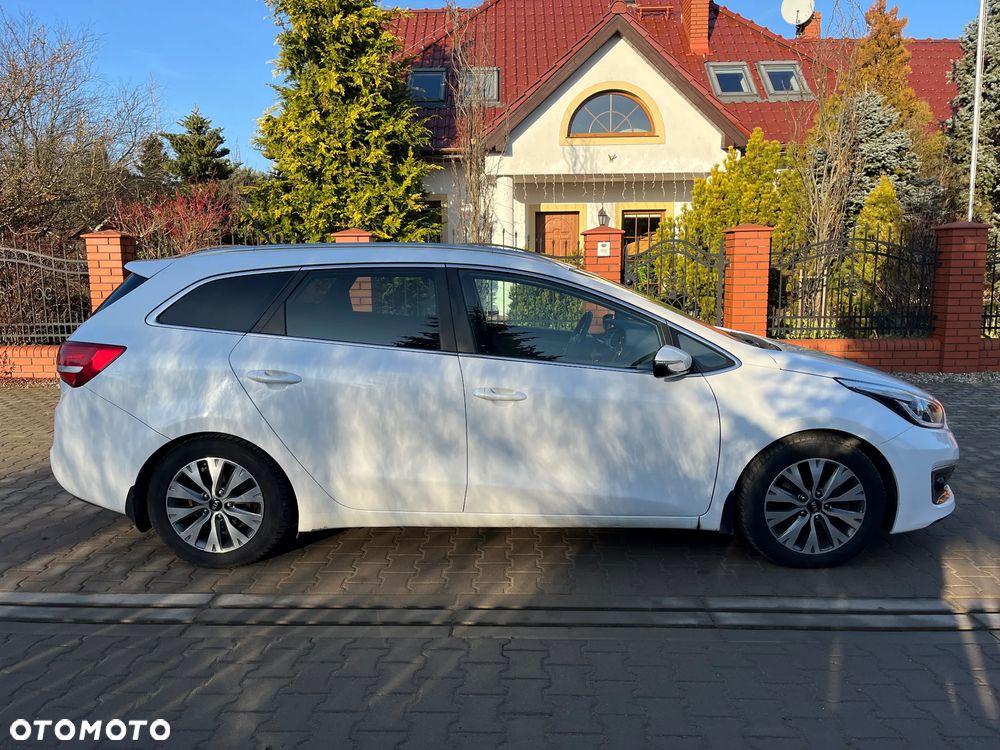 Kia Ceed 1.6 GDI L Business Line - 13