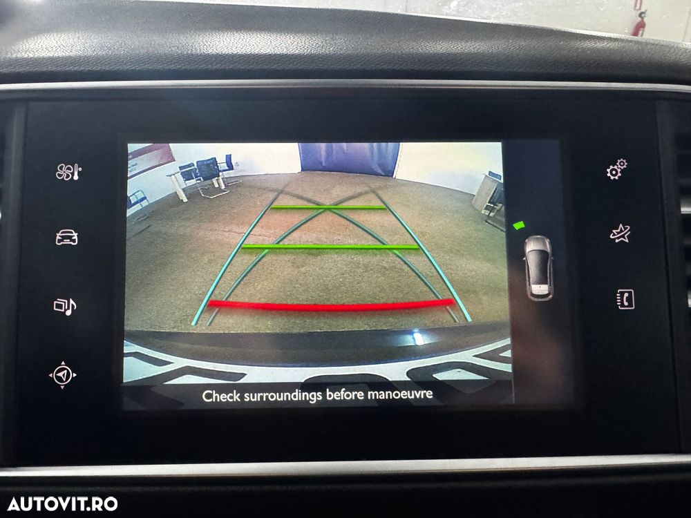 Peugeot 308 1.2 L PureTech Turbo S&S EAT8 Allure - 14