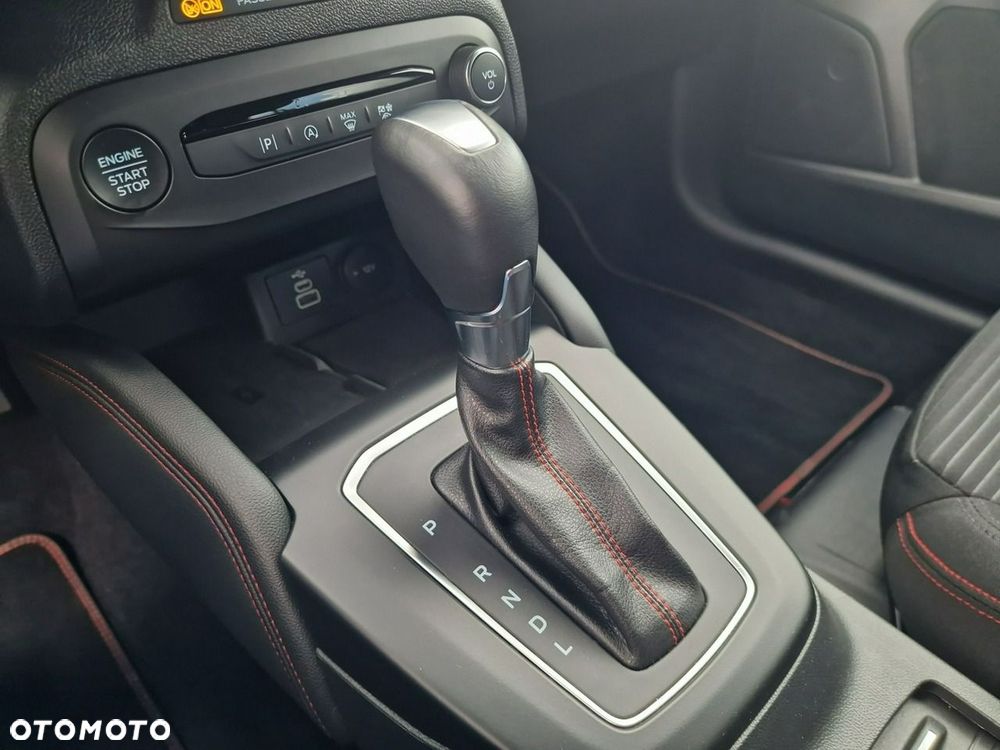 Ford Focus 1.0 EcoBoost Hybrid ST-LINE X - 31