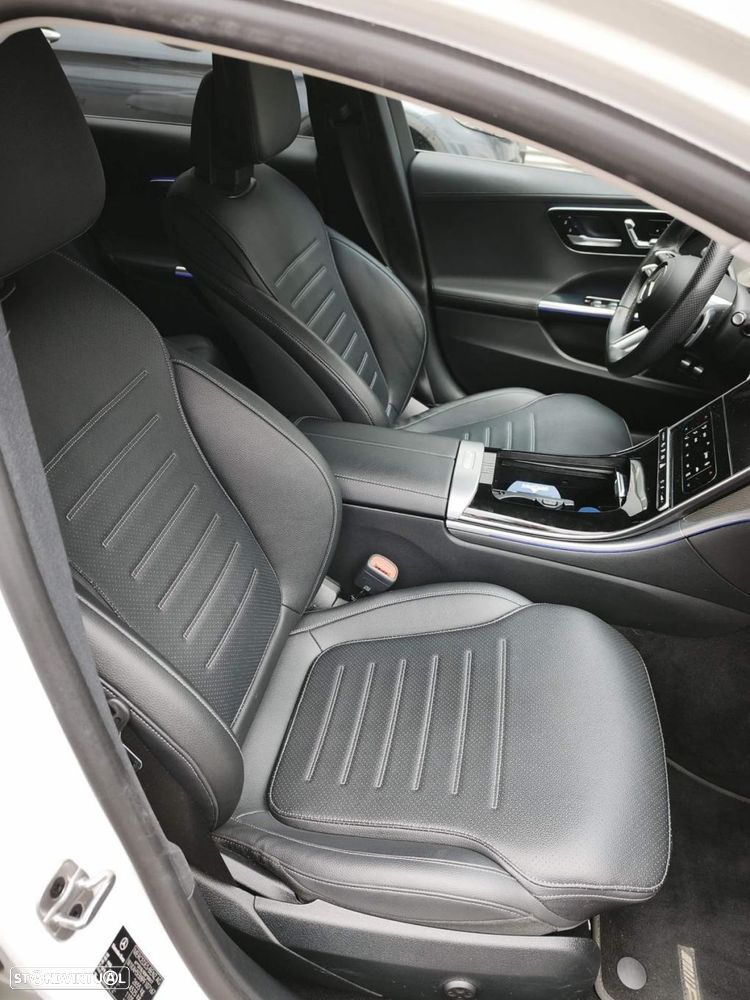 Mercedes-Benz C 300 e AMG Line - 13