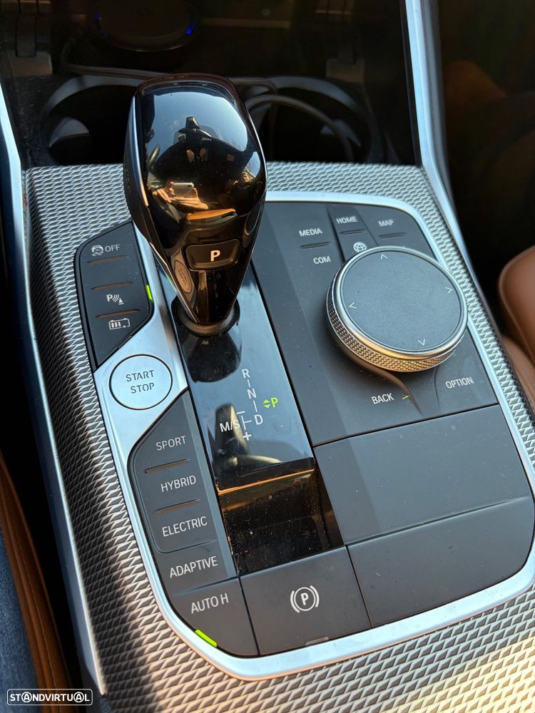 BMW 330 e Pack Desportivo M Auto - 10