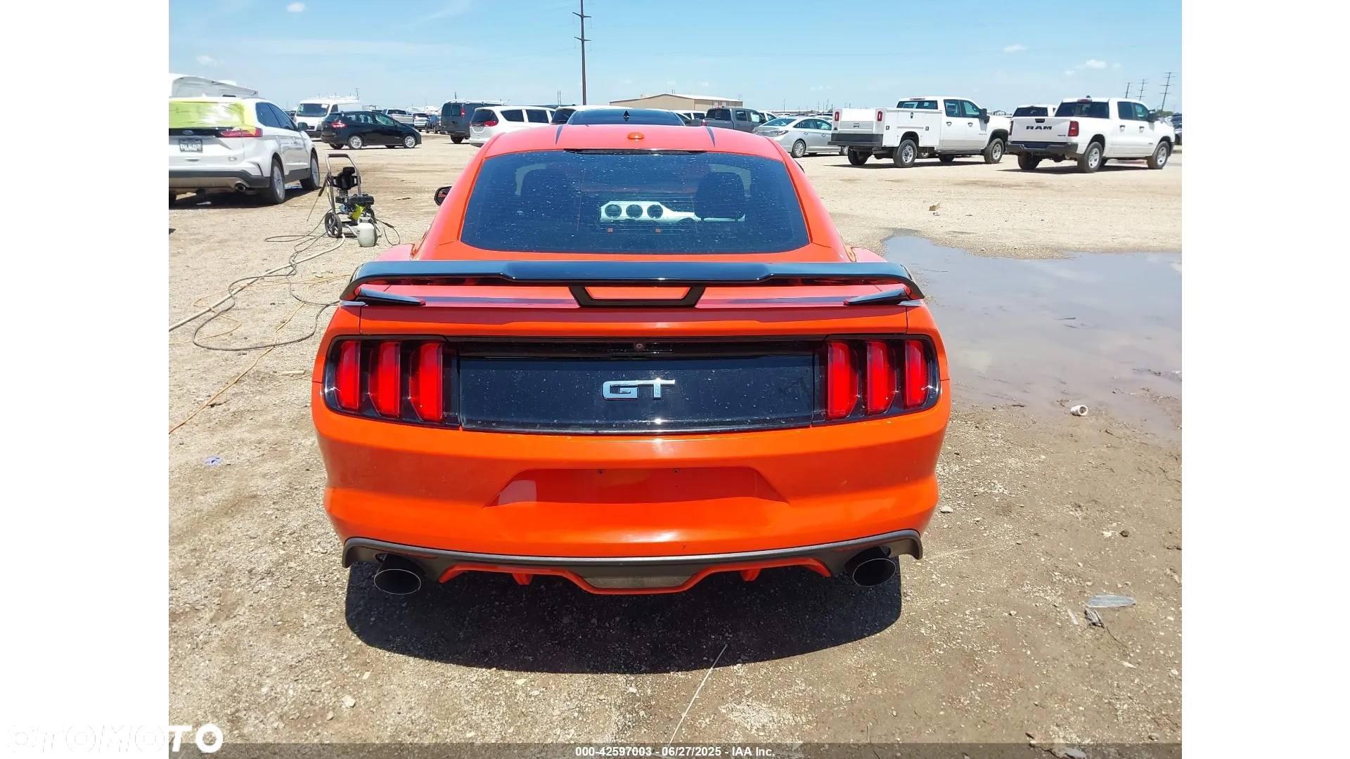 Ford Mustang - 8