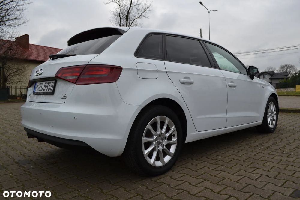 Audi A3 Sportback 1.6 TDI (clean diesel) S line Sportpaket - 11