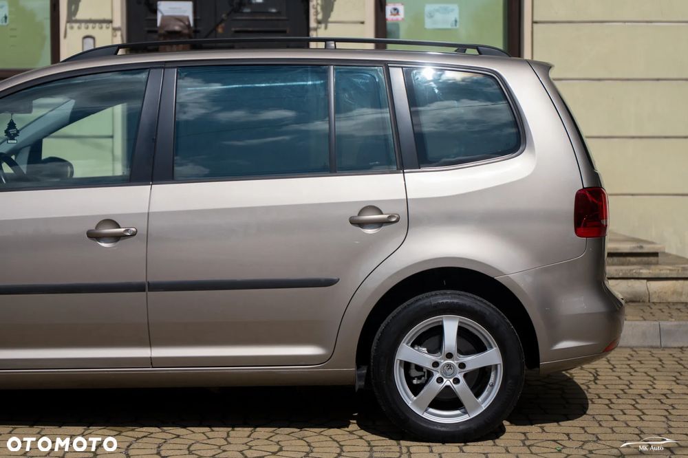 Volkswagen Touran 1.6 TDI DPF BlueMotion Technology Trendline - 10