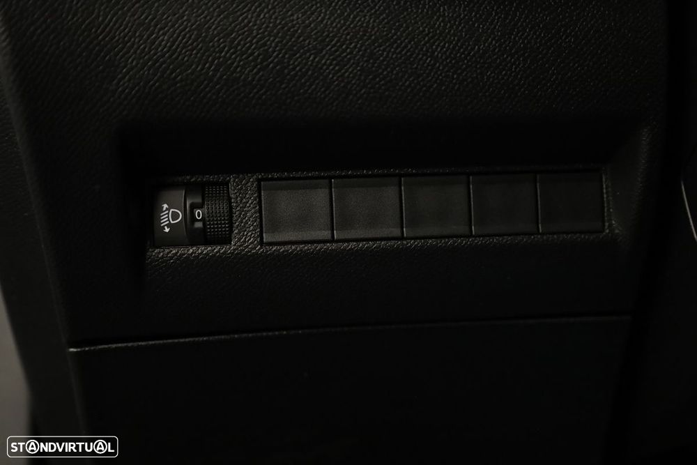 Peugeot e-2008 50 kWh Allure - 20
