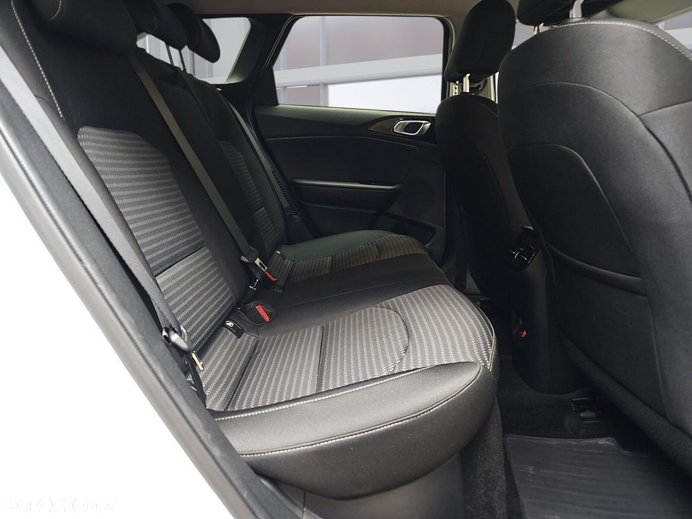 Kia Ceed 1.6 GDI PHEV L DCT - 10