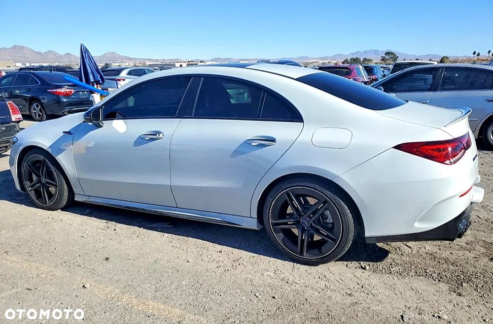 Mercedes-Benz CLA - 4