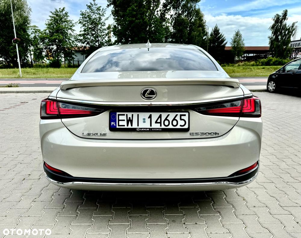 Lexus ES 300h Prestige - 27