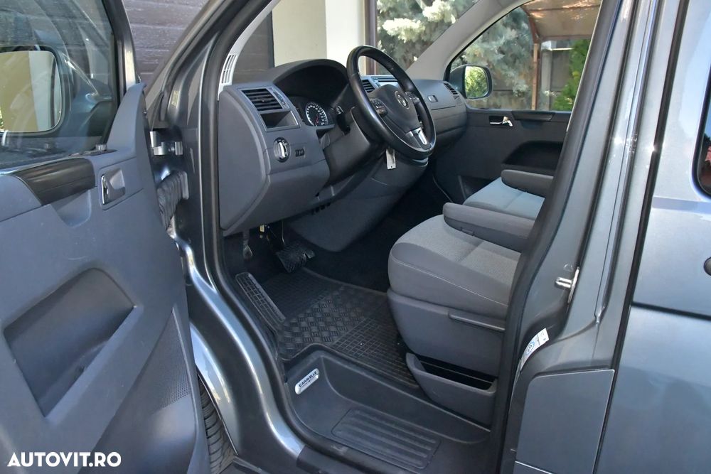 Volkswagen Caravelle - 24