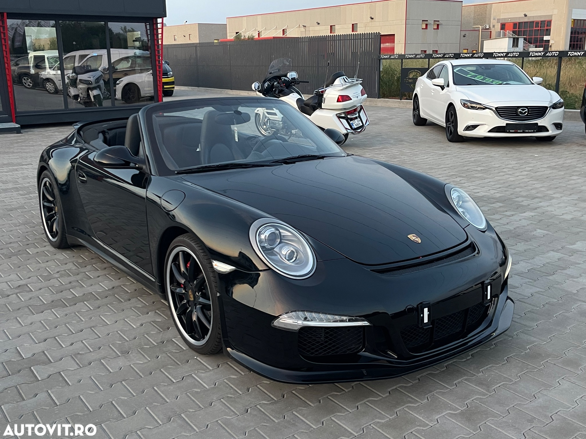 Porsche 911 Carrera 4 GTS PDK - 2