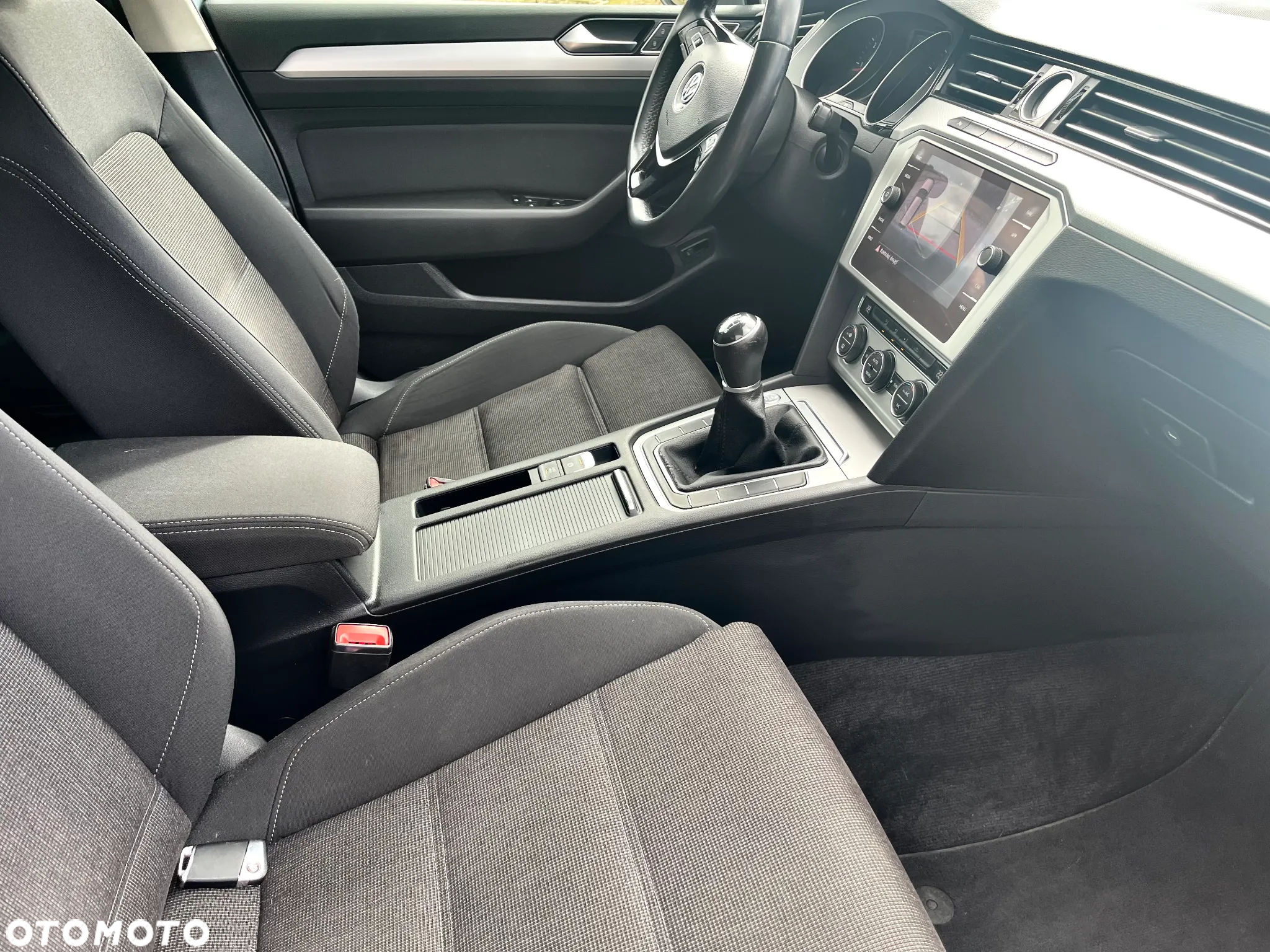 Volkswagen Passat Variant 1.6 TDI (BlueMotion Technology) Comfortline - 26