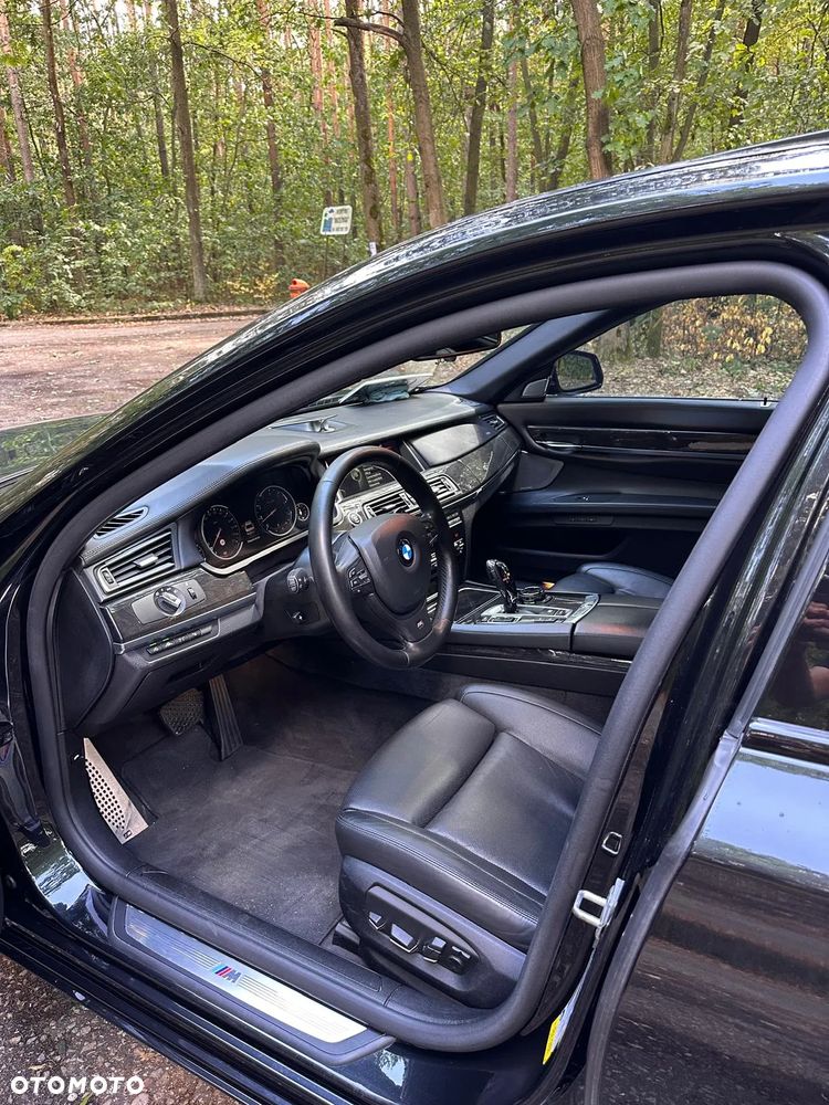 BMW Seria 7 750Li - 11